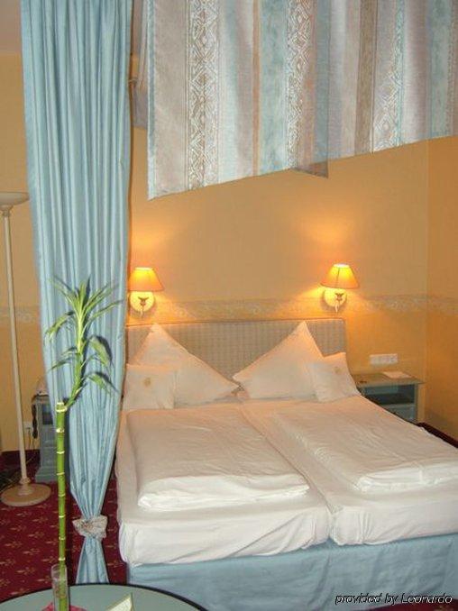 Burghotel Staufenberg Staufenberg  Δωμάτιο φωτογραφία